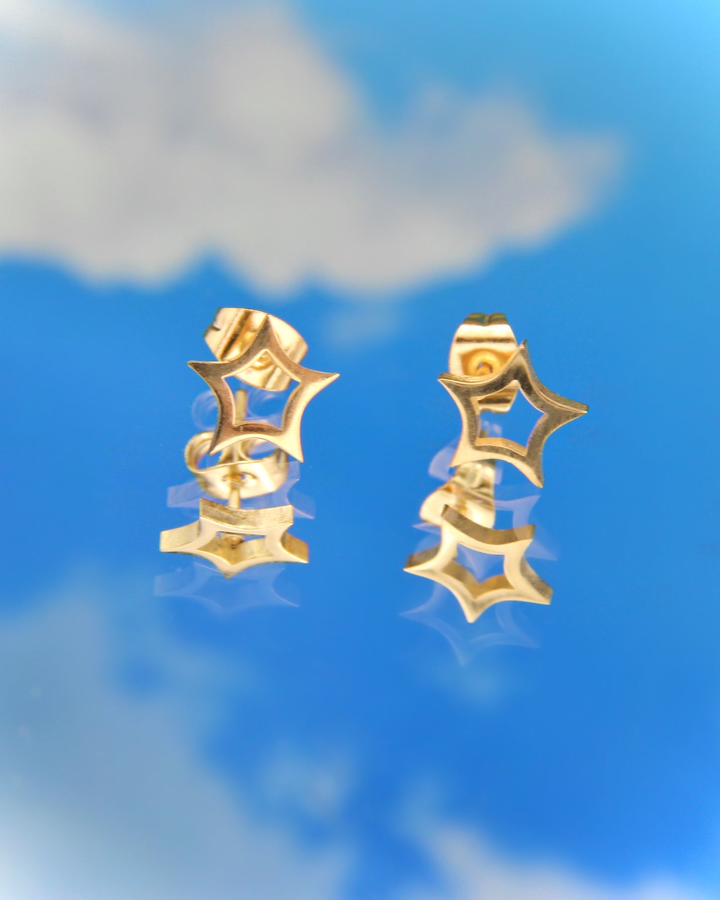 STAR STUDS