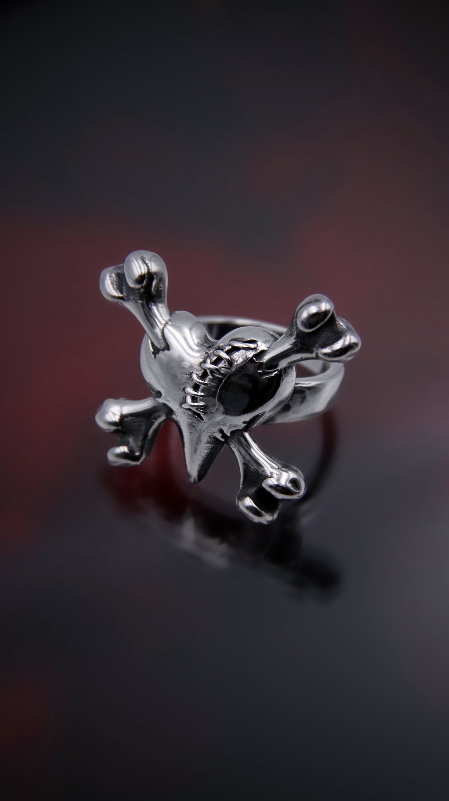 CROSSBONES HEART RING