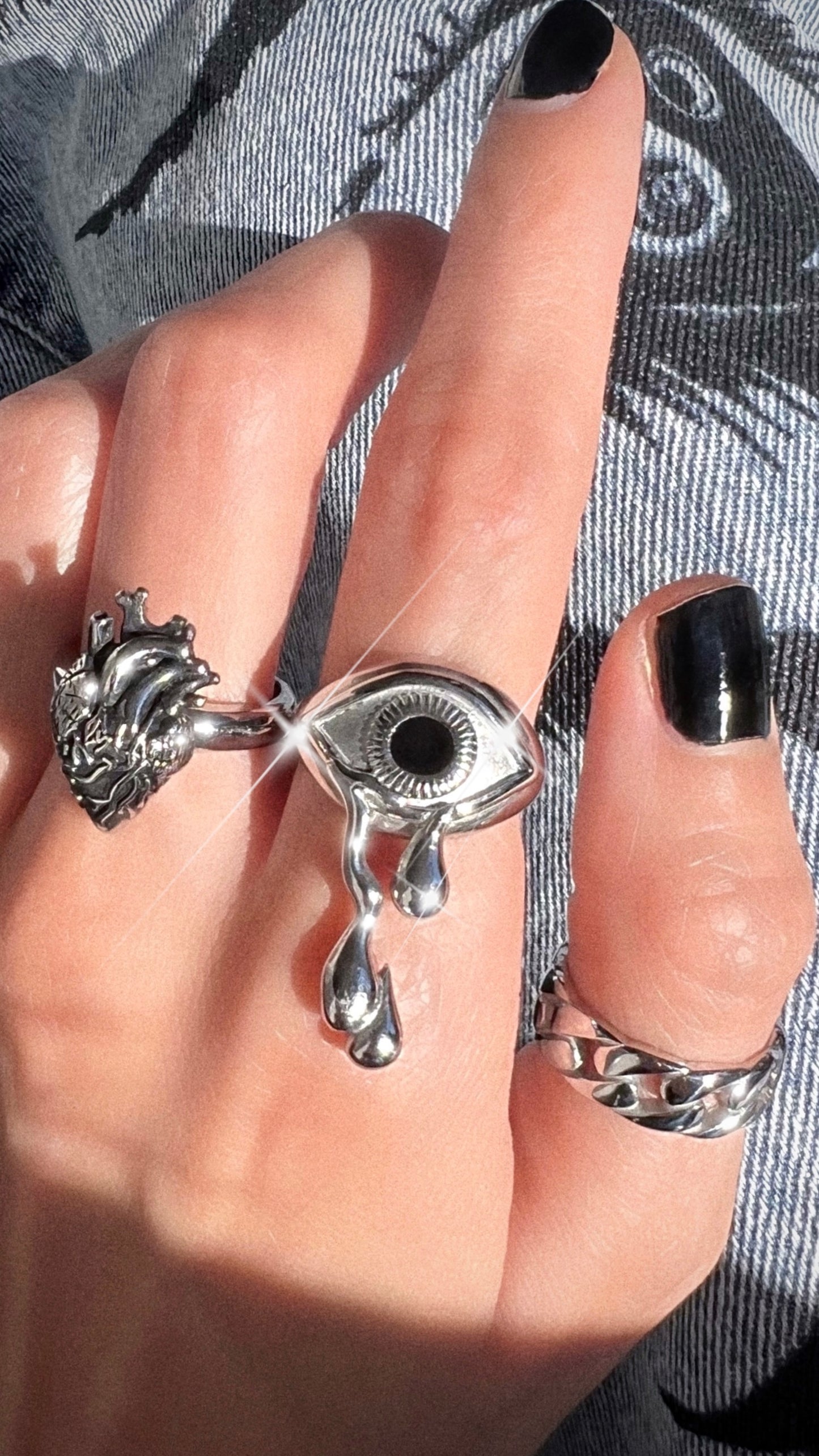 CRYING EYE RING