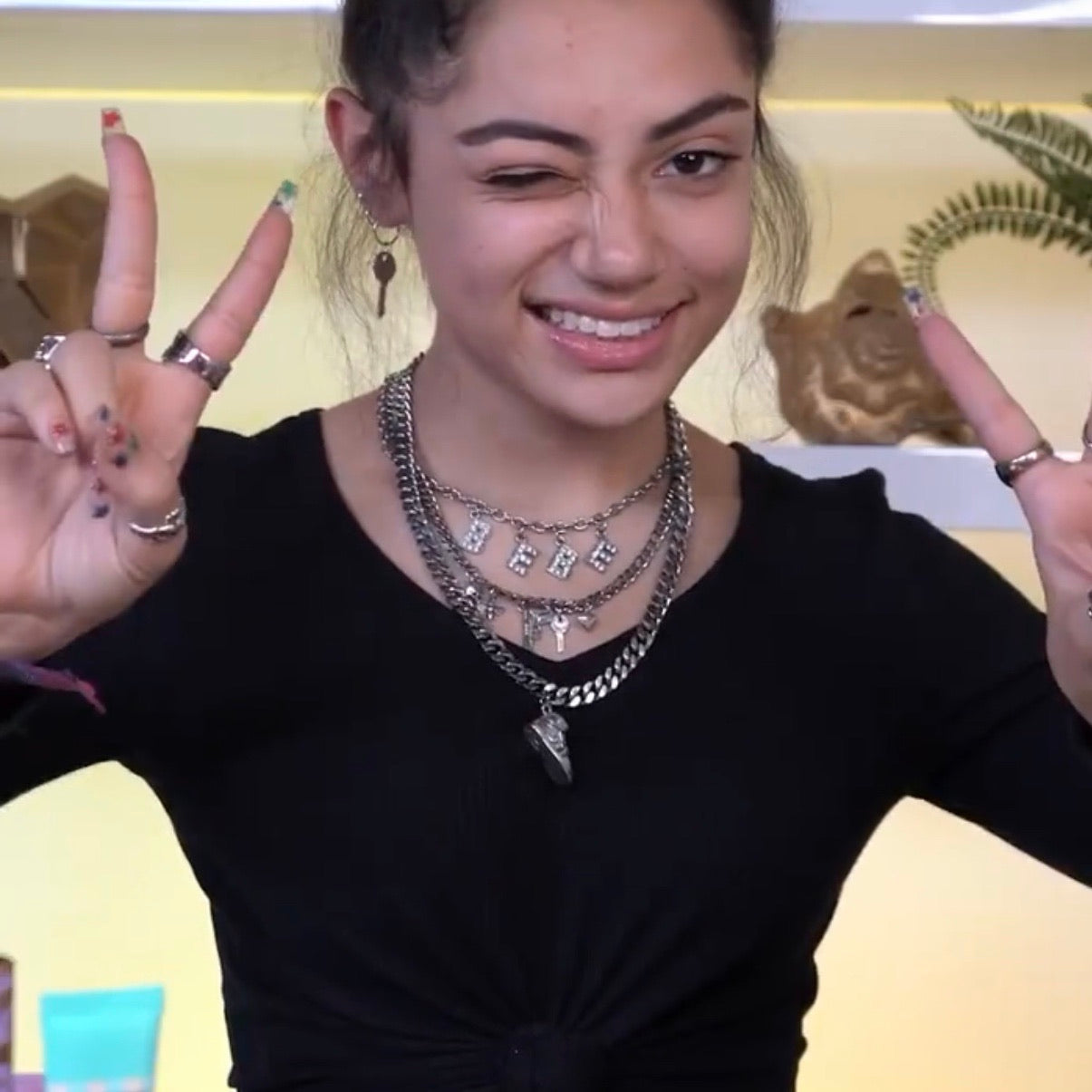 BEBE NECKLACE