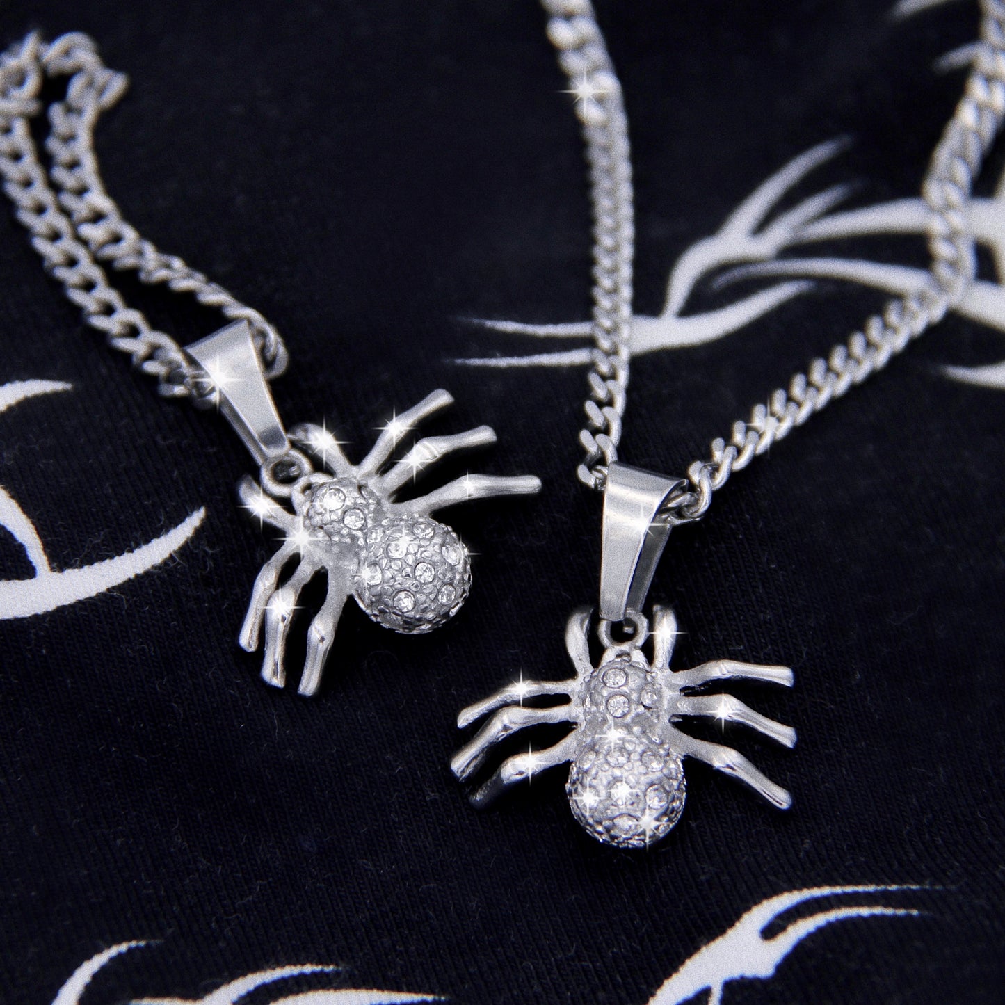 CRAWLER SPIDER NECKLACE