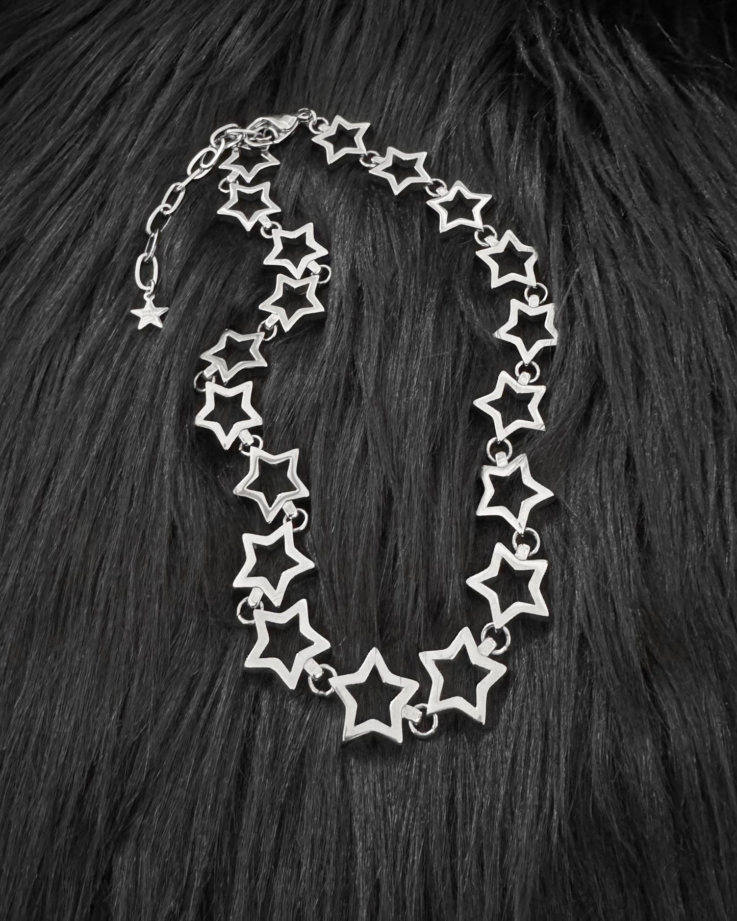 STAR STRUCK CHOKER