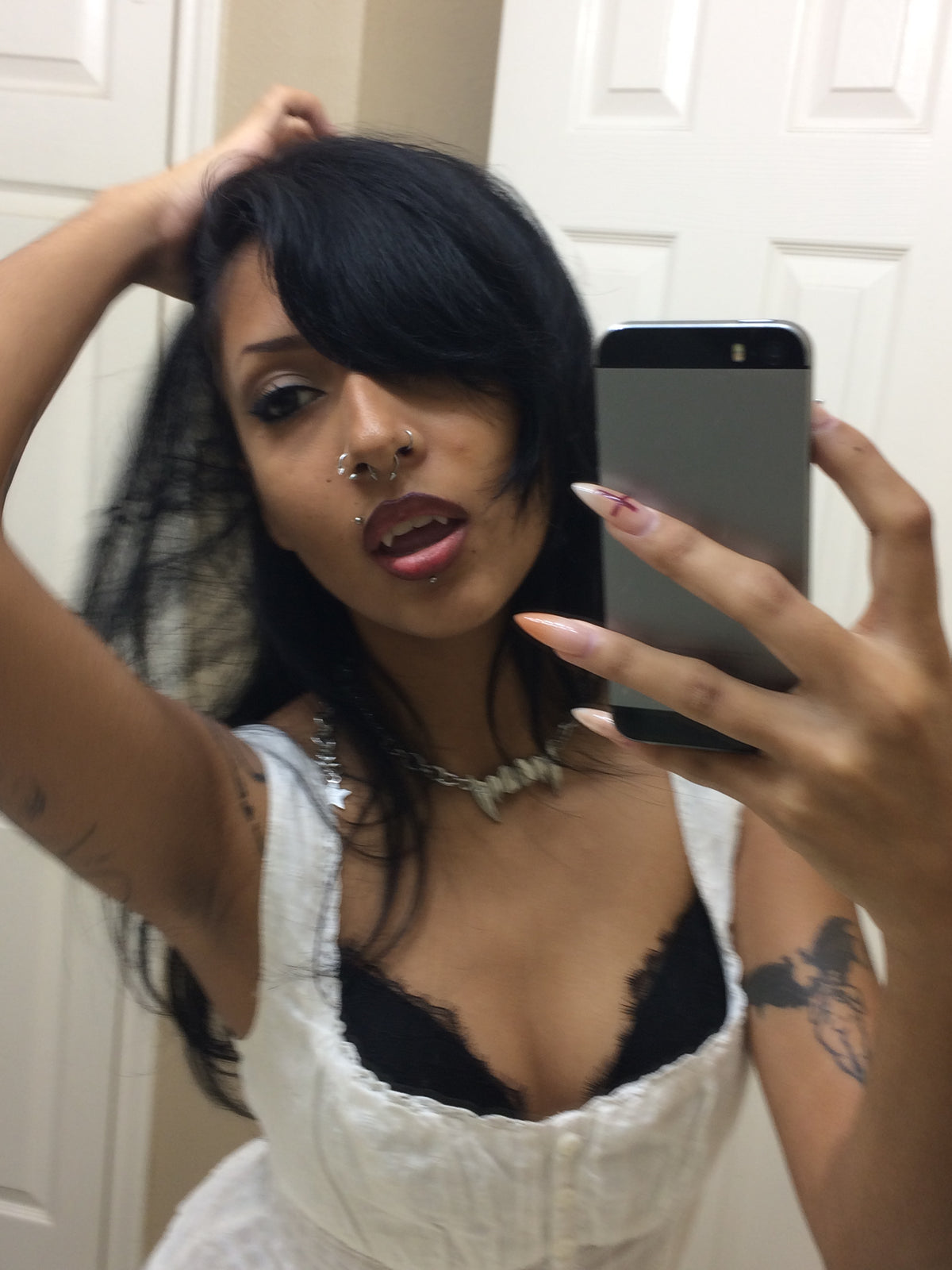 VAMP FANG NECKLACE