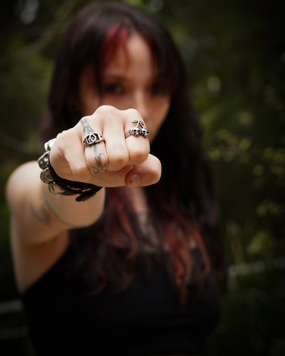 HANDCUFF RING