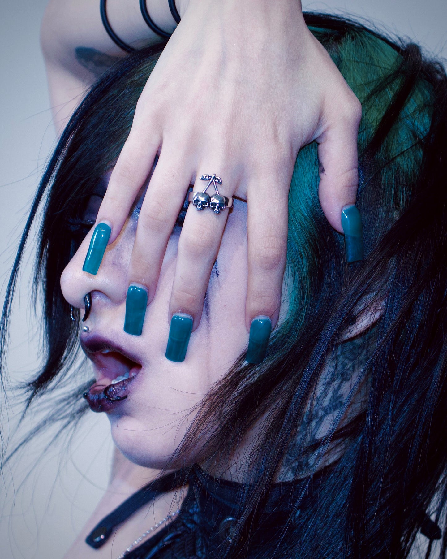 CHERRY SKULL RING