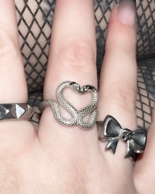 SNAKE HEART RING