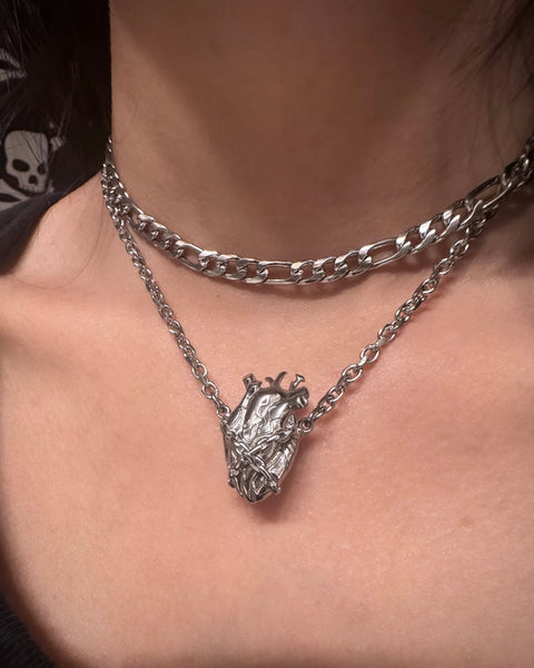 CHAINED HEART NECKLACE