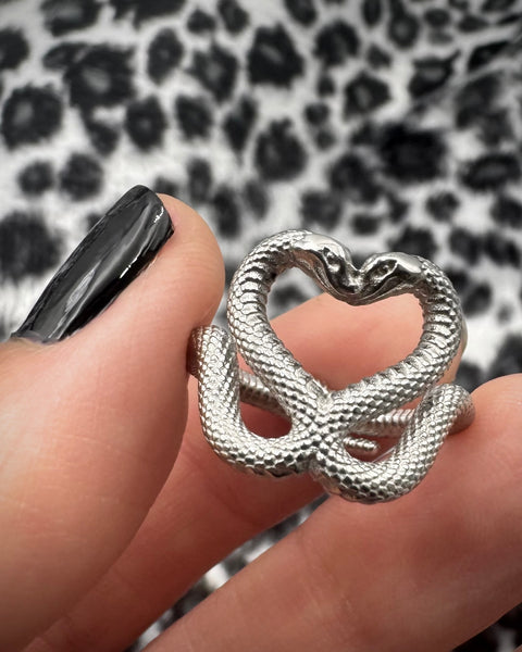 SNAKE HEART RING