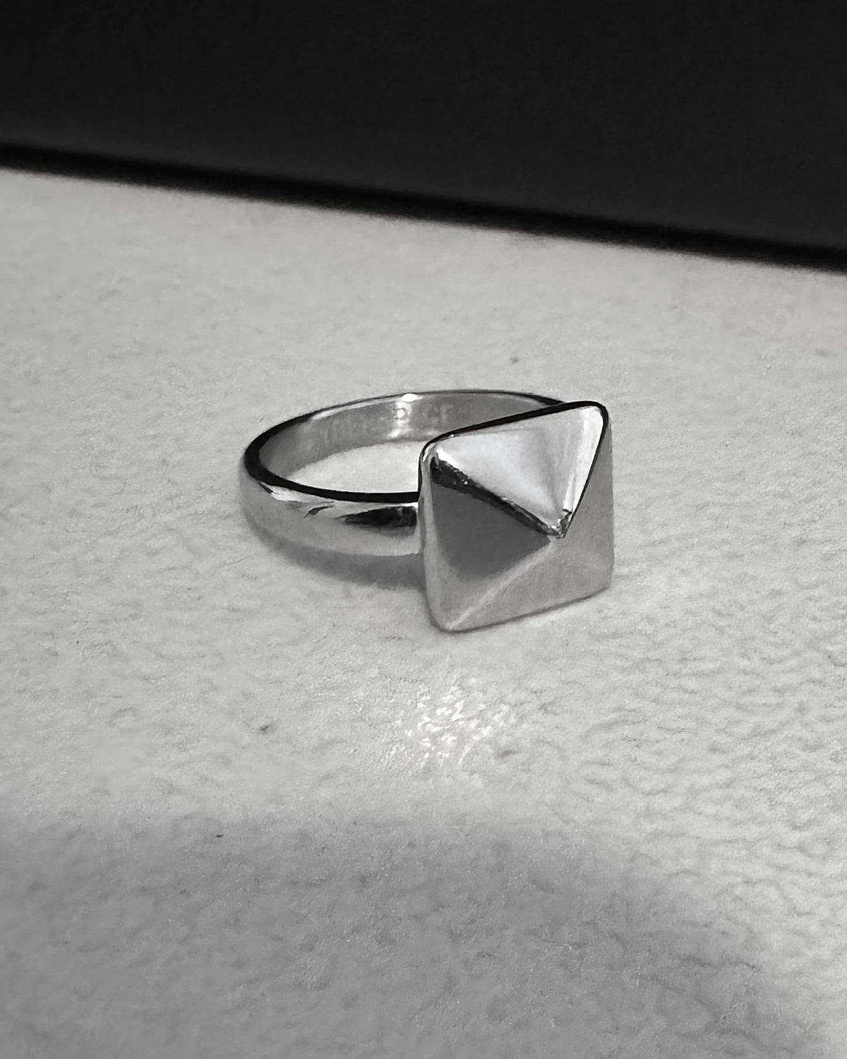 STUD RING