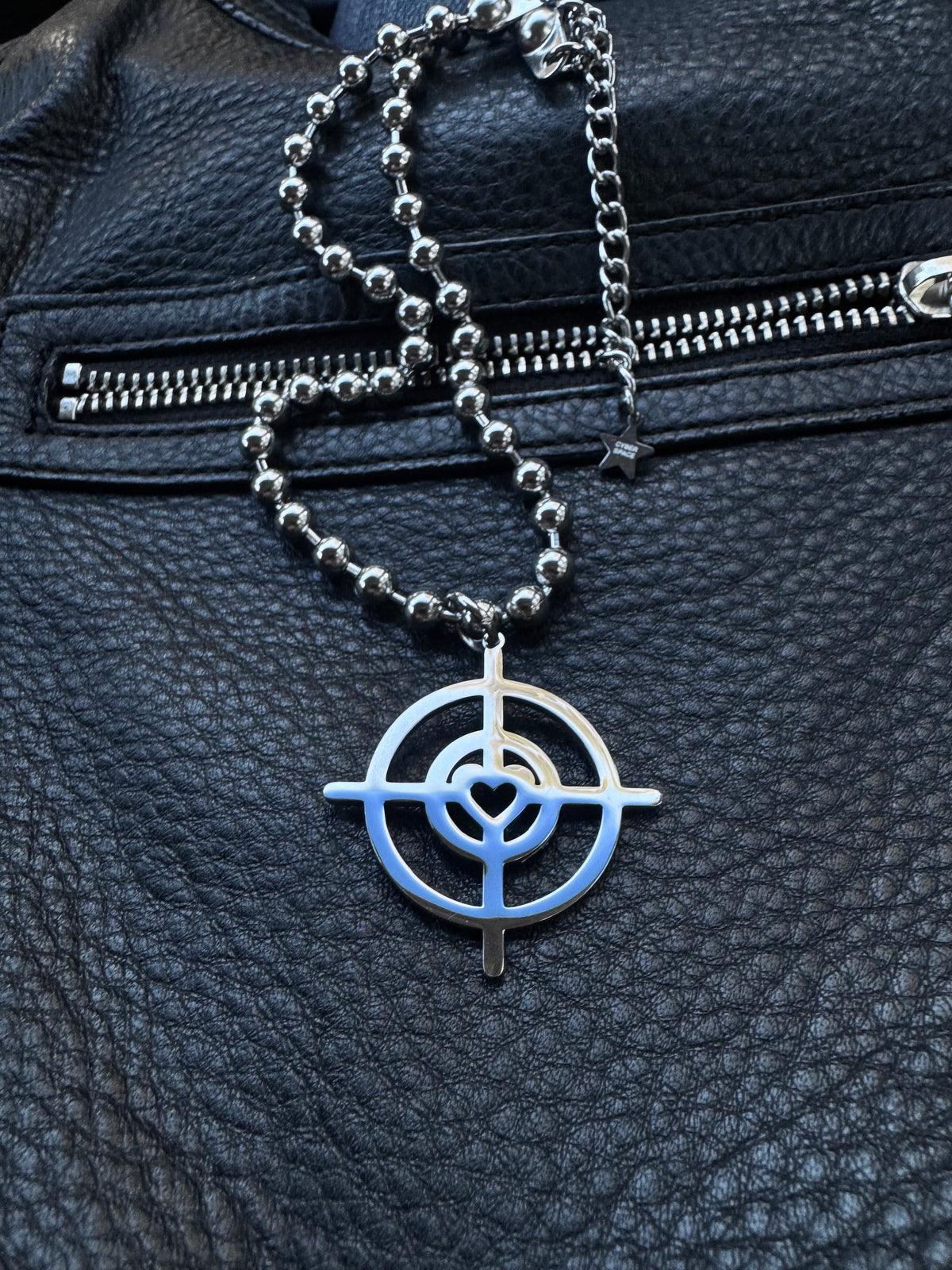 LOVESHOT NECKLACE