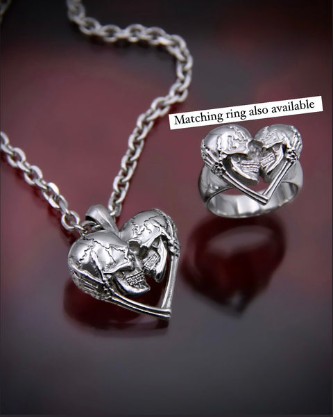 KISSING SKULLS NECKLACE