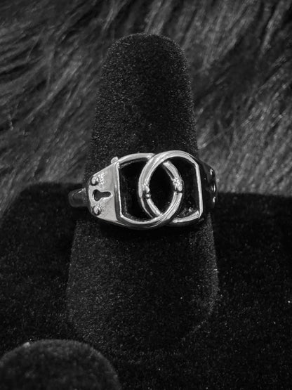 HANDCUFF RING
