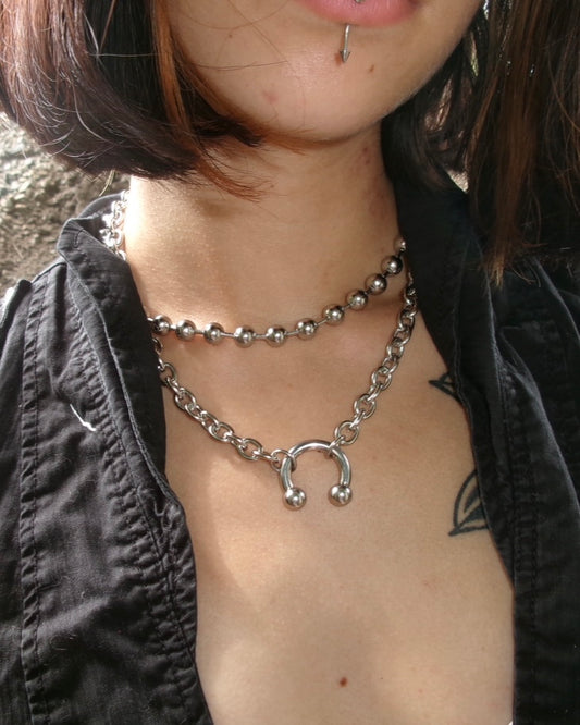BALL SEPTUM HORSESHOE NECKLACE
