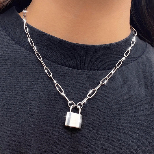 PAPER CLIP LOCK NECKLACE 🔒
