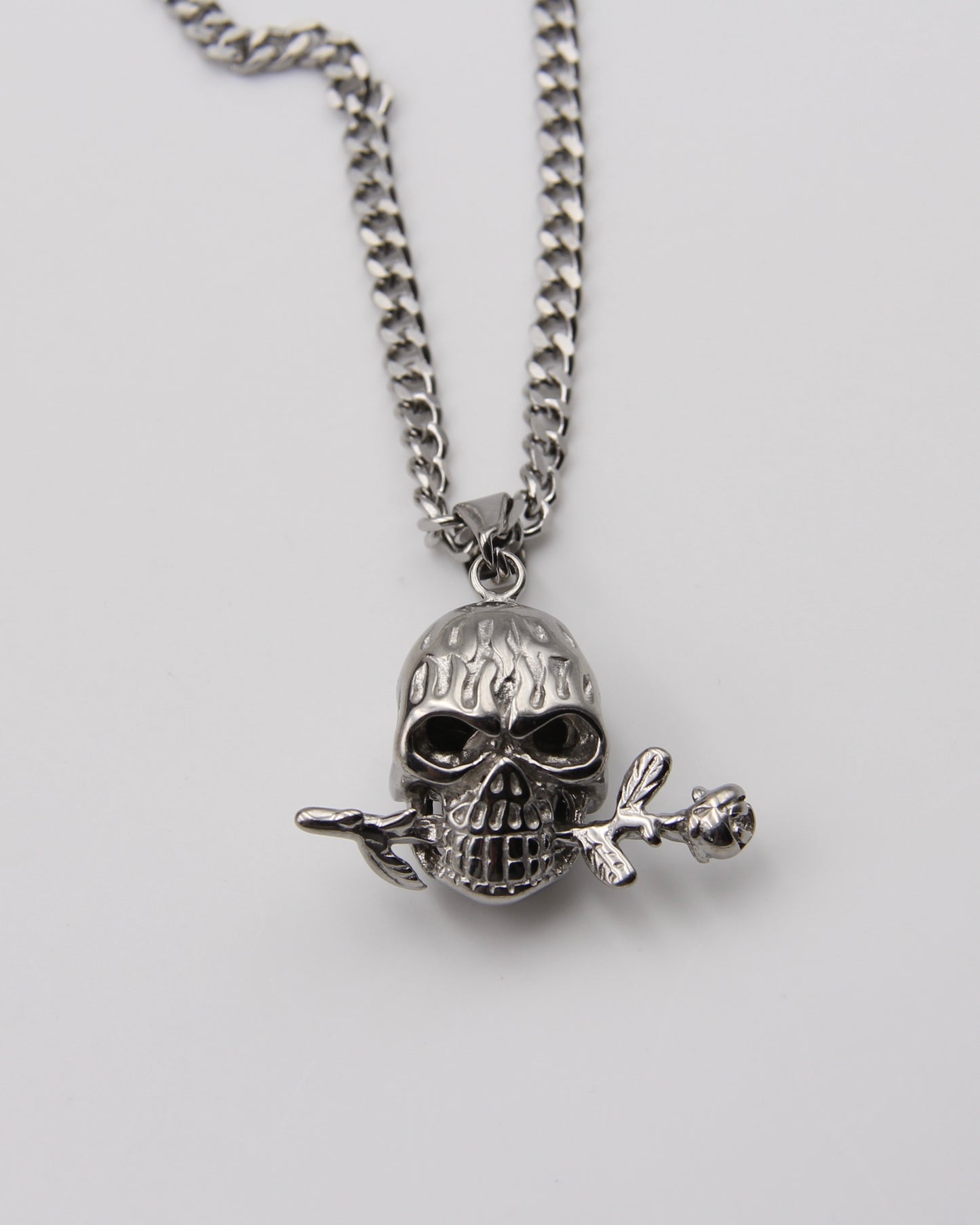 SKULL ROSE NECKLACE