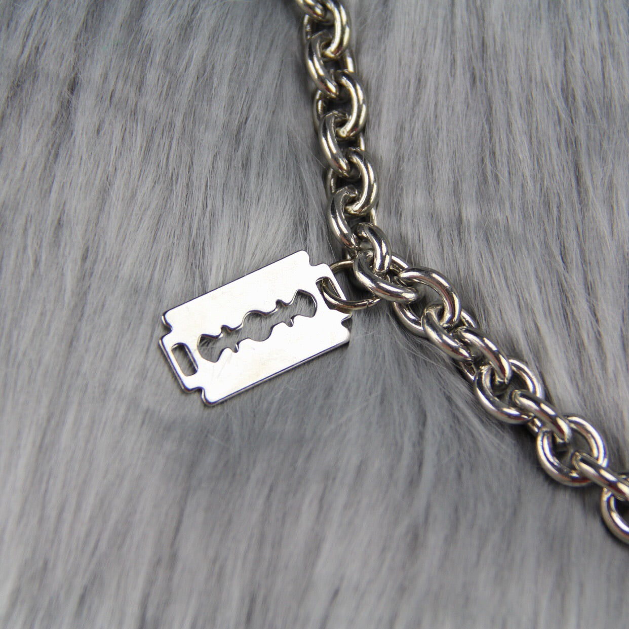 THE RAZOR EDGE WALLET CHAIN