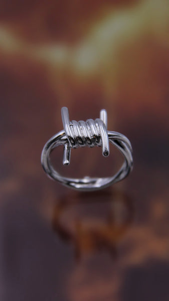 BARB WIRE RING