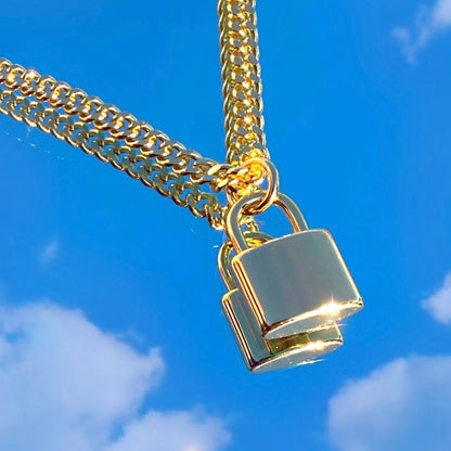 GOLD LOCK NECKLACE 🔒