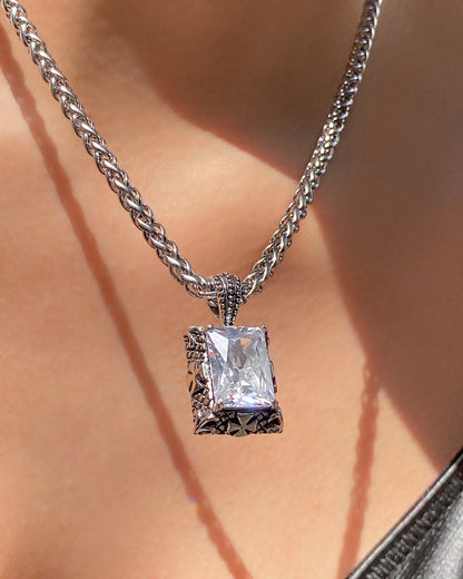 THE CHUNKY DIAMOND NECKLACE