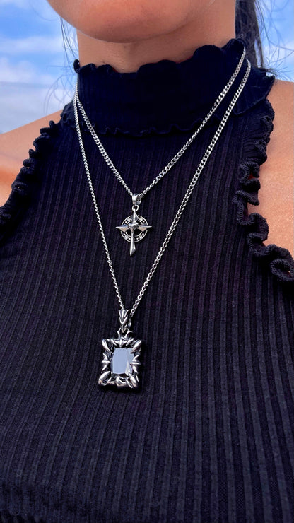 CUBIC CLAW NECKLACE