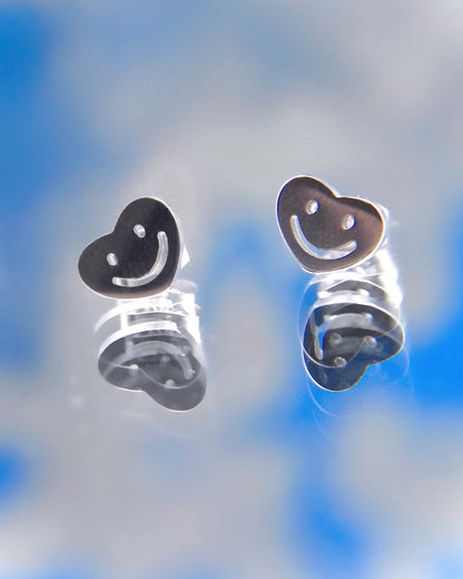 HAPPY HEART STUDS