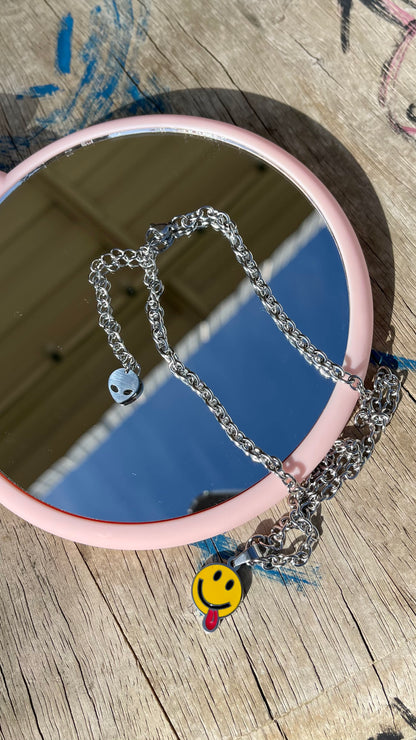 SUS SMILEY FACE NECKLACE