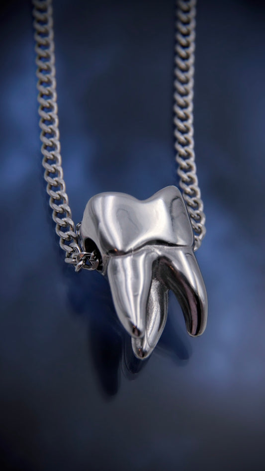 LARGE TOOTH NECKLACE
