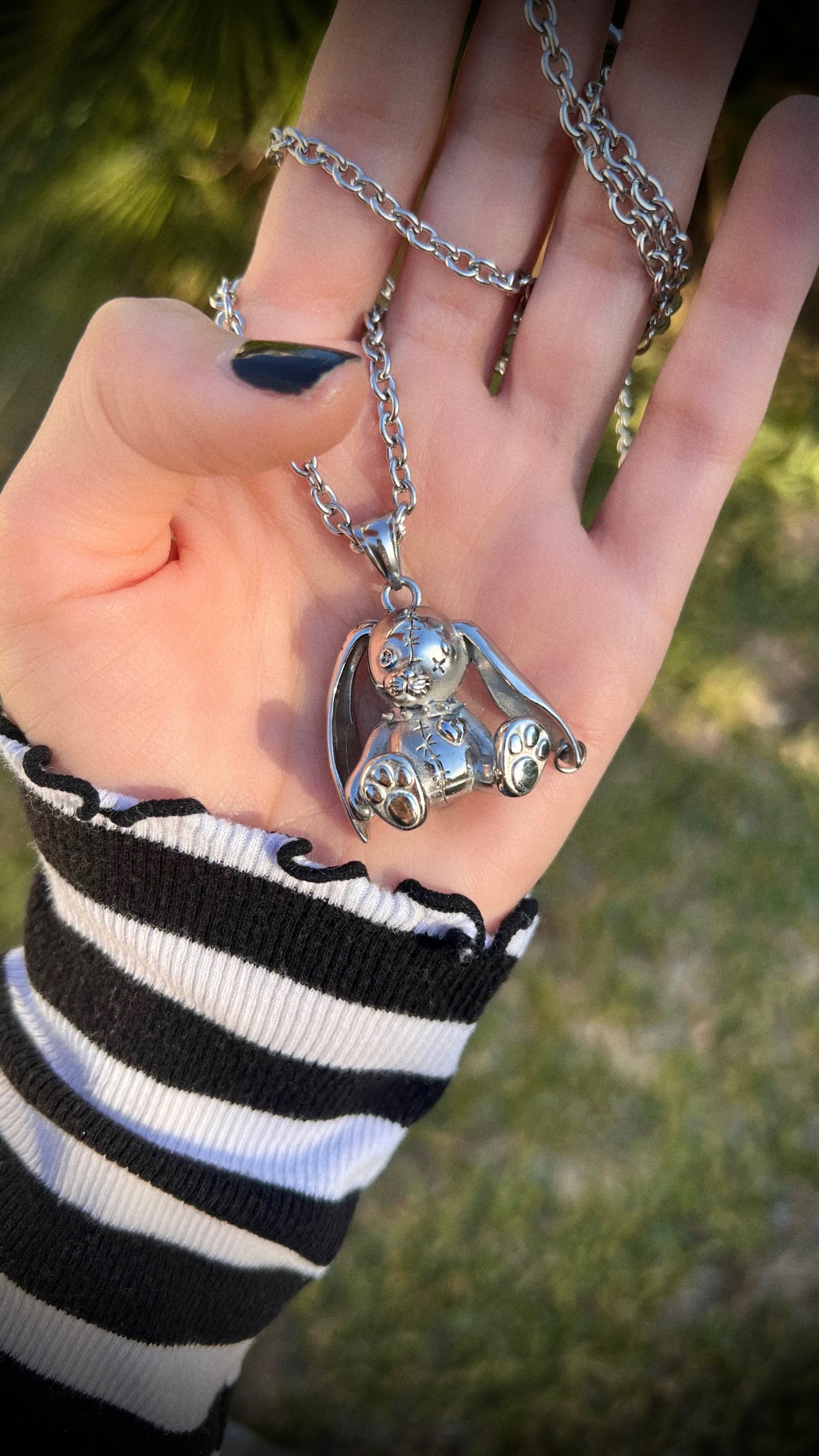 BROKEN BUNNY NECKLACE – Cyberspace Shop