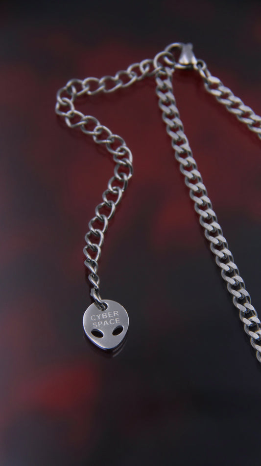 BEATING HEART NECKLACE