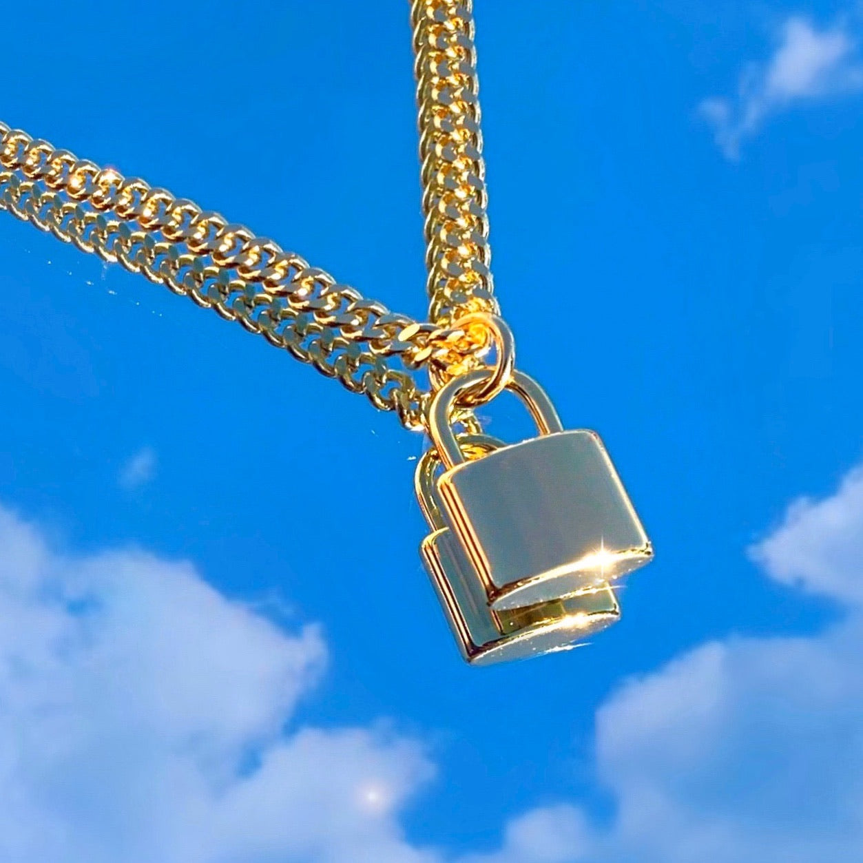 GOLD LOCK NECKLACE 🔒