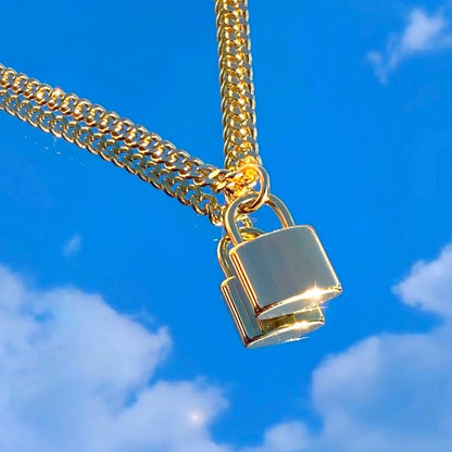 GOLD LOCK NECKLACE 🔒