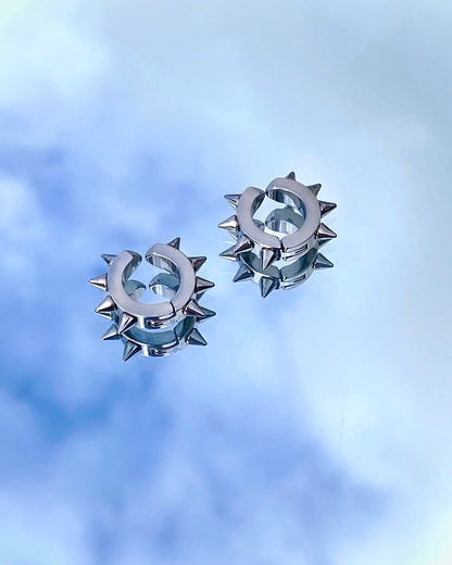 SPIKE CLIP ON HOOPS