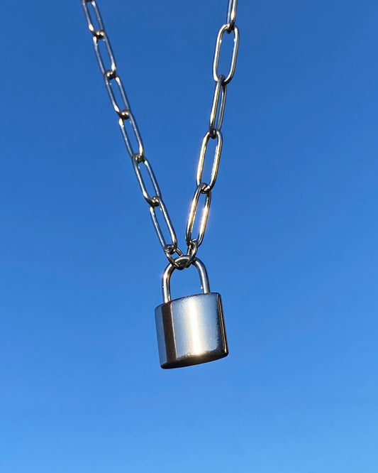 CLASSIC PAPER CLIP LOCK NECKLACE