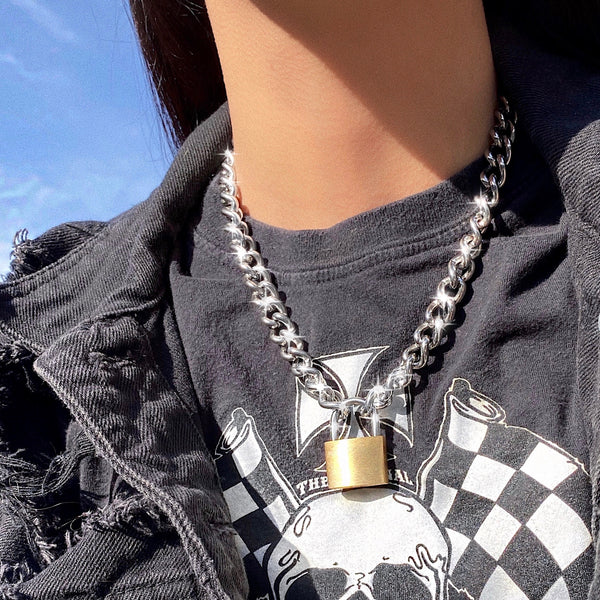 CLASSIC LOCK NECKLACE