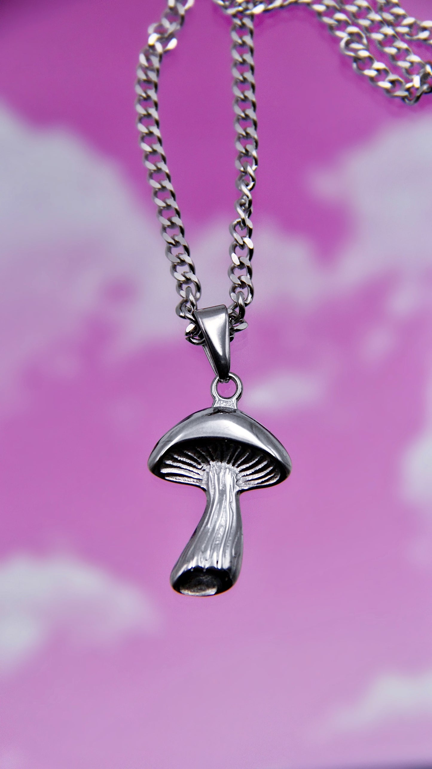MAGIC MUSHROOM NECKLACE