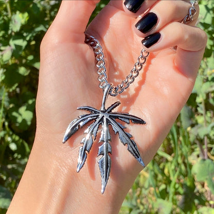 STAY HIGH NECKLACE