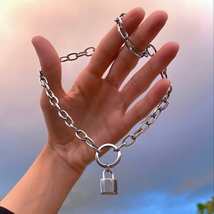 O-RING LOCK NECKLACE