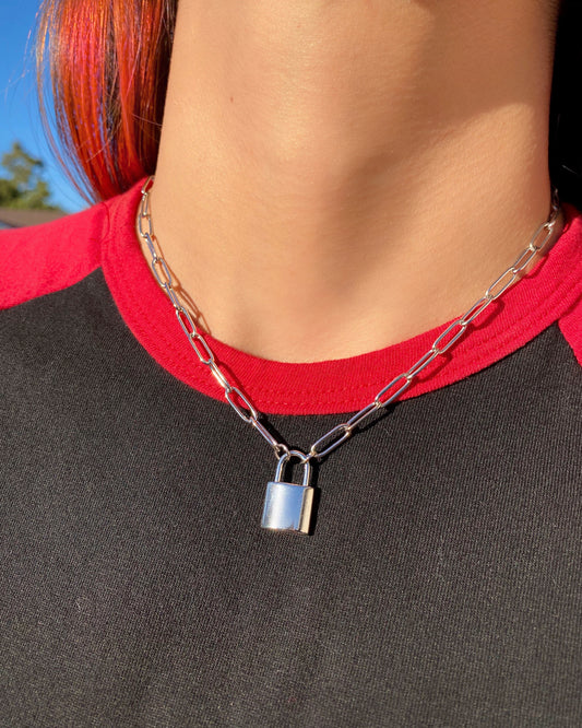 CLASSIC PAPER CLIP LOCK NECKLACE