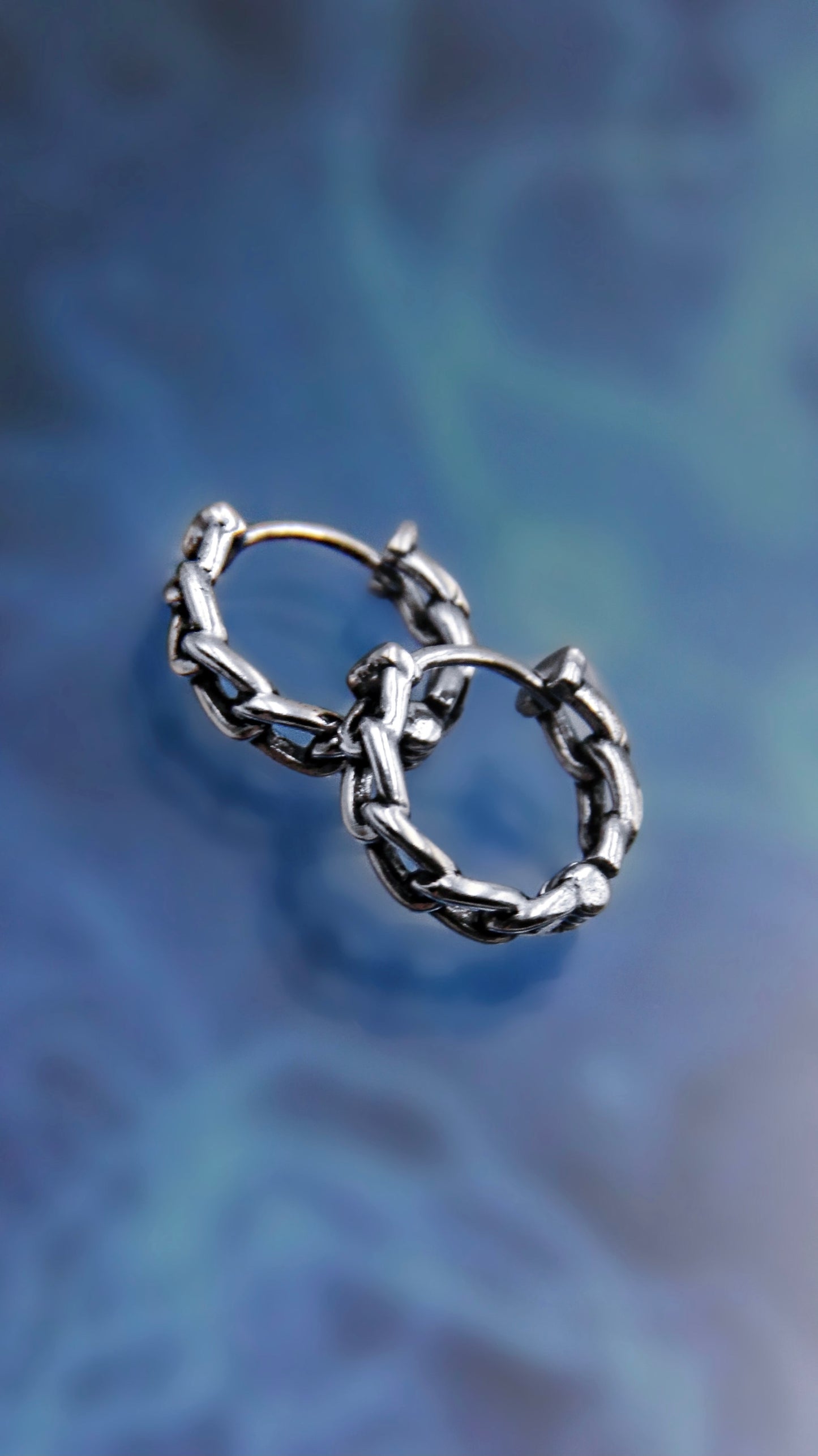 CHAIN HOOP EARRINGS