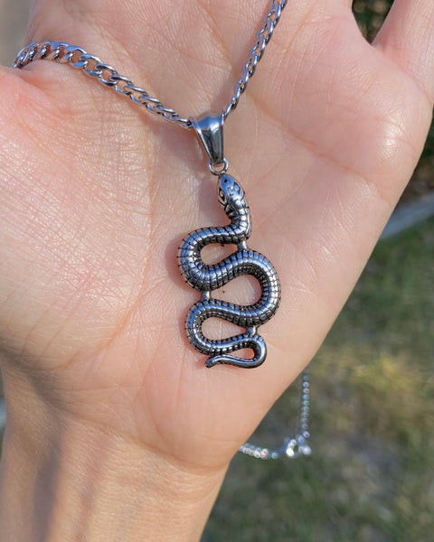 SLITHER NECKLACE