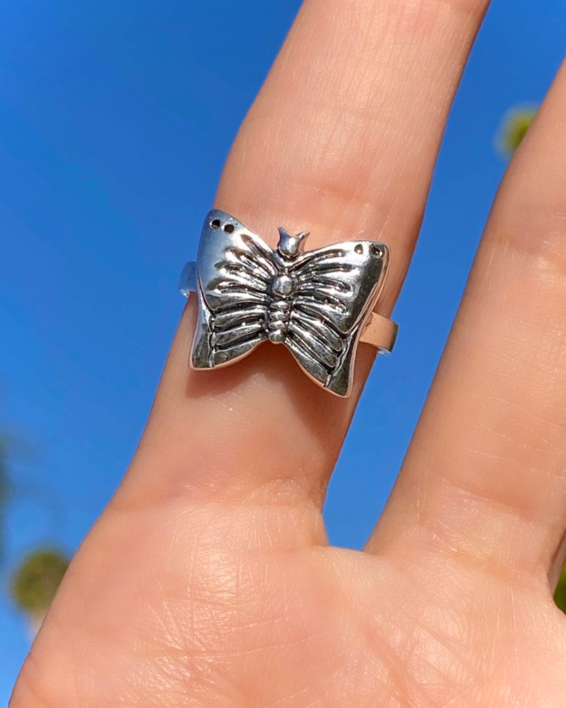 BUTTERFLY QT RING