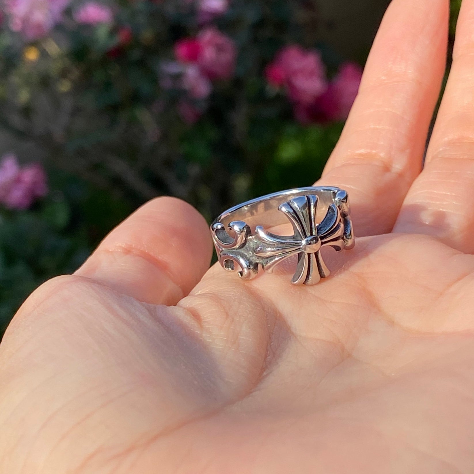 CROSSING PATHS RING – Cyberspace Shop